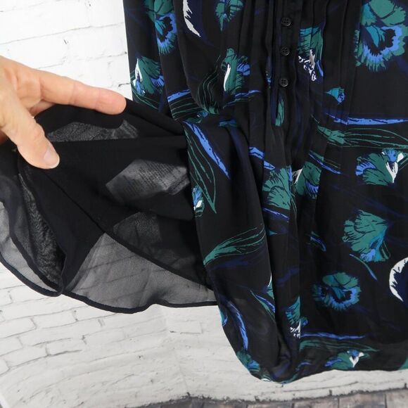 A PEA IN THE POD BLACK WITH GREEN BLUE & WHITE FLORAL DESIGN LONG SLEEVE TOP - Picture 6 of 8